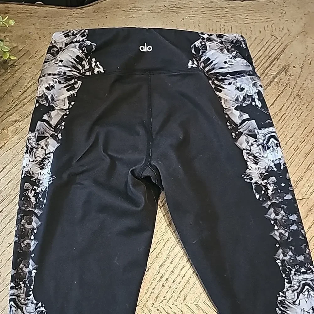 Black Alo gemstone leggings size S